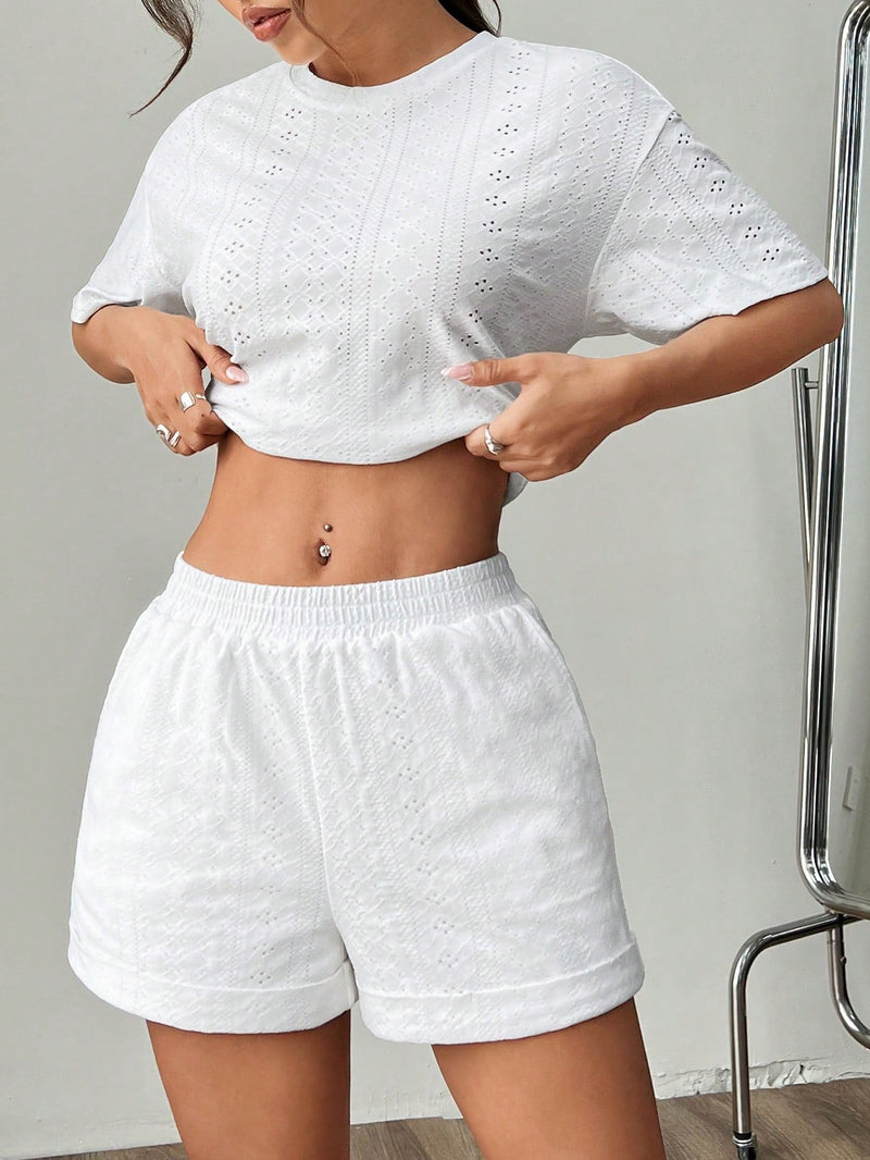 Conjunto feminino branco de blusa e short Alanis